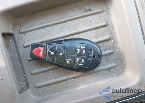 2014 Chrysler Town & Country Touring z USA, uszkodzony, nr VIN 2C4RC1BG5ER397894